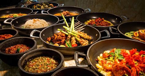 Check spelling or type a new query. 5 Macam Masakan Indonesia yang Terkenal Saat Lebaran! Kamu ...