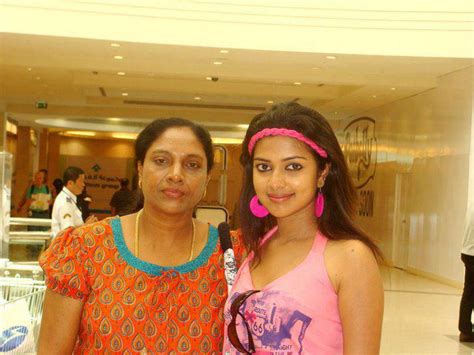 Nandamuri family thanks cm kcr. Actress Amala Paul Family Pics - MERE PIX