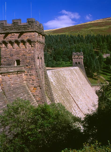 My love affair with derbyshire began in the mid 1970s when i met and married a derbyshire man and moved across the pennines from my native. File:Derwent Dam.jpg - Wikimedia Commons