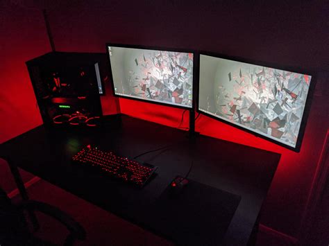 Simple Black And Red Pc Computers Gaming Video Game Room Design