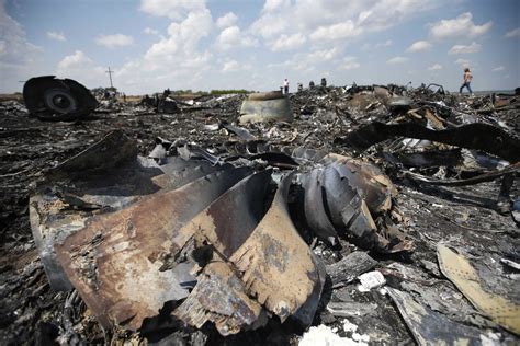 Shrapnel Damage To Mh17 Wreckage Supports Us Theory