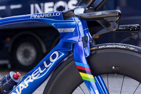Maybe you would like to learn more about one of these? Blauer Blitz: Das Pinarello Bolide TT-Bike von Ganna ...