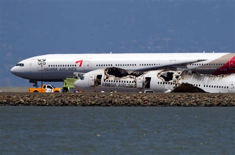 In Asiana Crash Investigation Early Focus Is On The Crews Actions The New York Times