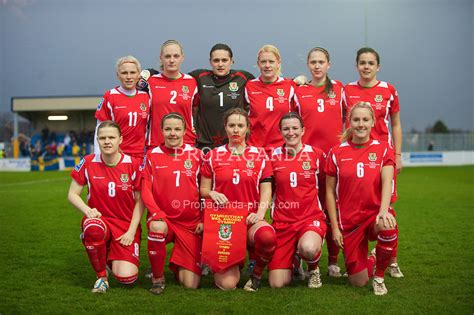 Herrlandslag i fotboll representerandes wales (sv); Women's Football History: Wales vs England