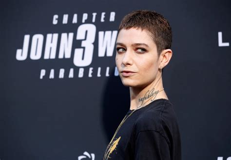 Asia Kate Dillon Wants Awards To Remove Gender Categories