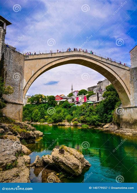 El Puente Viejo De Mostar Bosnia Y Hercegovina Imagen De Archivo