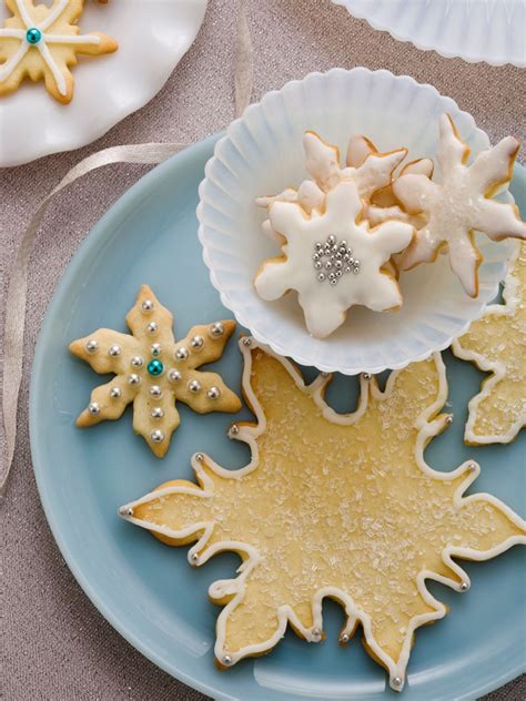A collection of cookies sure to become your family's favorites; Snowflake Cookies | Recipe | Easy sugar cookies, Cookie ...