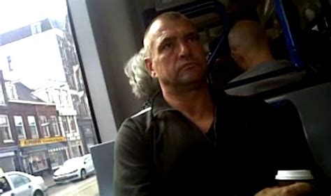 Geenstijl Video Man Trekt Zich Af In Tram
