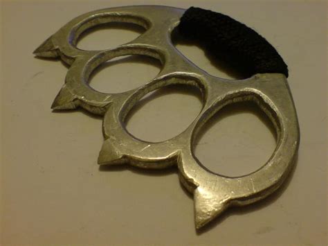 Weaponcollectors Knuckle Duster And Weapon Blog Home Made Claw Style