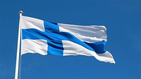 Suomen lipun saa pyykätä koneessa | Yle Uutiset | yle.fi