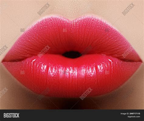 Closeup Kiss Red Lip Image And Photo Free Trial Bigstock