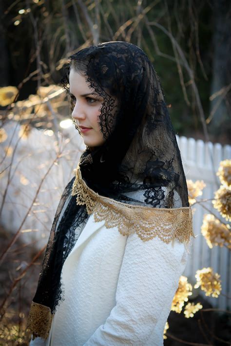 Evintage Veils~ Black And Gold Spanish Lace Mantilla Chapel Veil Mantilla