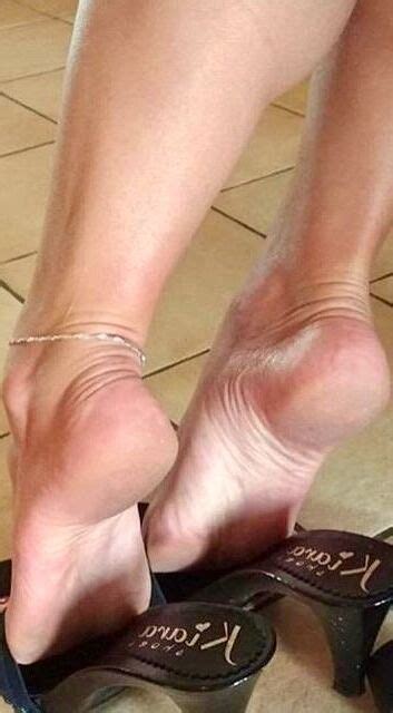 Sexy Women Feet Showing Soles In Sandals Free Porn