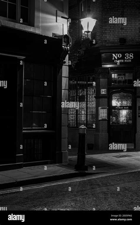 Victorian Alley London Black And White Stock Photos And Images Alamy