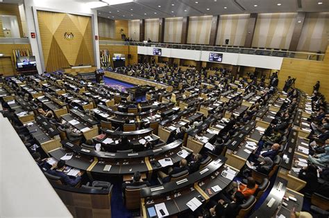 The parliament assembles in the malaysian houses of parliament. Malaysia Parliament Sitting 2018 : Rethinking Political ...