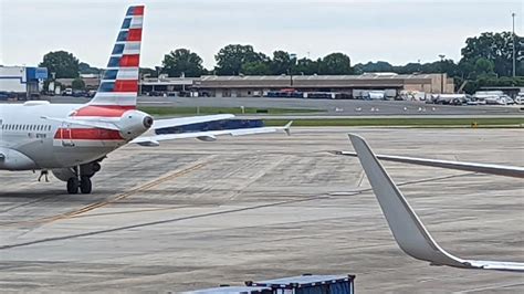 Hundreds Of Flights Delayed Dozen Canceled At Charlotte Airport