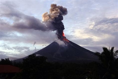 Philippines Raises Volcano Alert To 3 After Summit Collapses On Mayon