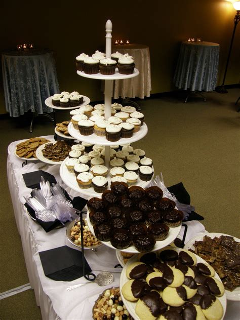 These are the perfect graduation party dessert ideas! Dessert buffet - graduation party? | Dessert buffet, Grad ...