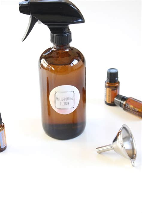 It does have its uses and shining moments, like cleaning windows, but isn't an effective degreaser or disinfectant. Homemade Cleaner with Essential Oils