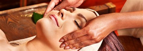 Ayurvedic Facelift Massage Treatments In Bath Natural Face Lift Bath