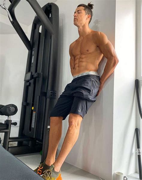 Cristiano Ronaldo Cristiano Ronaldo Muscular Body Height And Gambaran