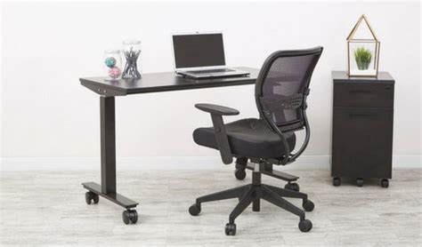 Below you can find an assortment of office chairs that have varying weight capacities from 250 pounds and 500 lbs short person office chair. Best Office Chairs For Short People in 2020 | Best Petite ...