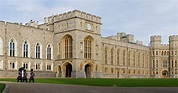 File:Windsor Castle Upper Ward Quadrangle 2 - Nov 2006.jpg - Wikipedia
