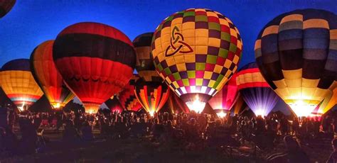 You should turn the light up balloons right before your party begins so that everyone gets to enjoy the show. Balloon Glow