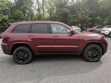 18 city / 25 hwy. New 2020 JEEP Grand Cherokee Altitude 4WD Sport Utility