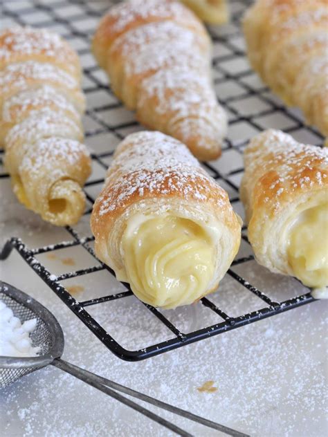 Cool for five minutes and remove from the molds. Italian Cream Stuffed Cannoncini (Puff Pastry Horns ...
