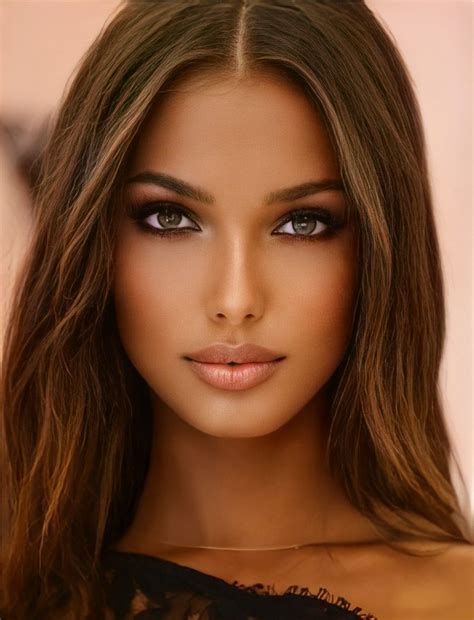 Black Beauty High Resolution In 2021 Brunette Beauty Beautiful