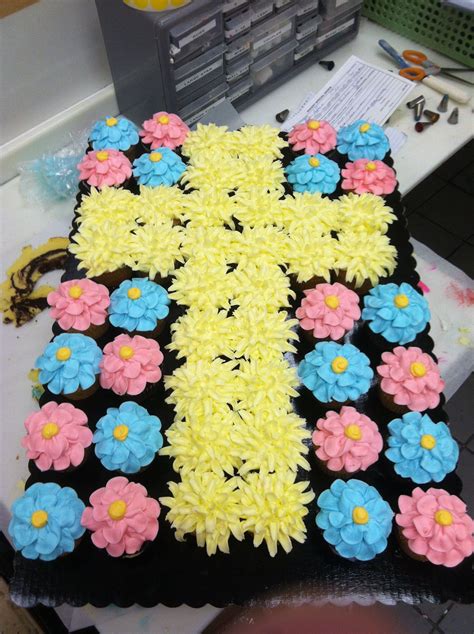 Pin By Beth E On Holiday Easter Ideas Pull Apart Cupcake Cake Cupcake Cakes Pull Apart