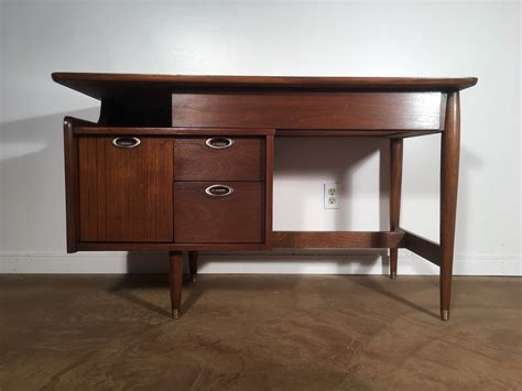 Mid Century Modern Walnut Desk By Hooker Mainline