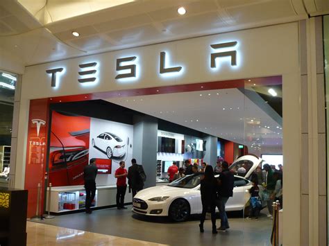 Elon Musk Opens New Tesla Store In London Mall Live Photos