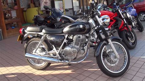 It's styled like a cafe racer for beginners. 2012 ST250 Etype suzuki TU250X - YouTube