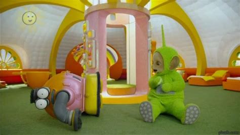 Dipsy Knocks The Noo Noo For Falling Over And Sitting Down After Dipsy