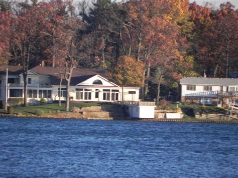 This renovated home on wildwood lake's south shore is perfect for a permanent residence or fun vacation home. Oakland County Lake front homes and lakes Archives - Page ...