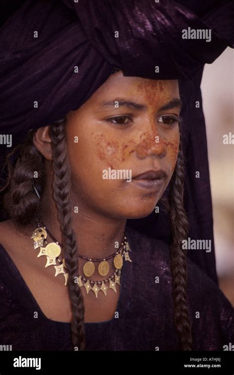 Tuareg Woman Niger Hi Res Stock Photography And Images Alamy
