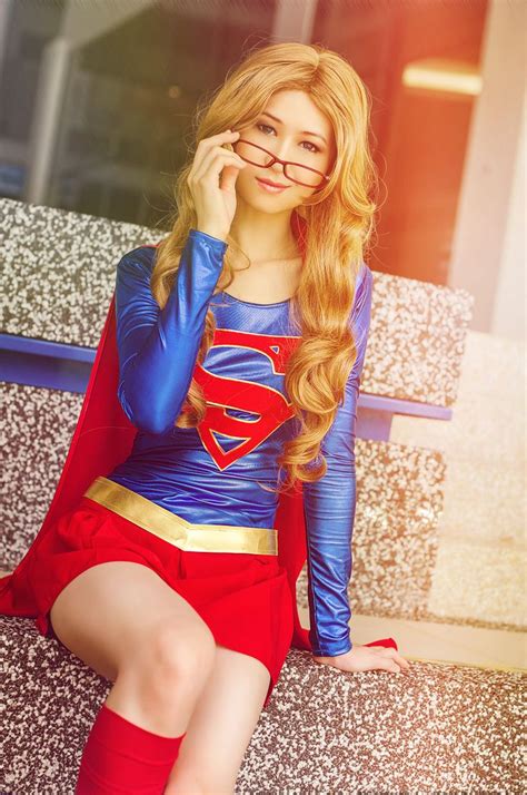 Supergirl Cosplay Venus Cute Girl With Glasses In Supergirl Costume