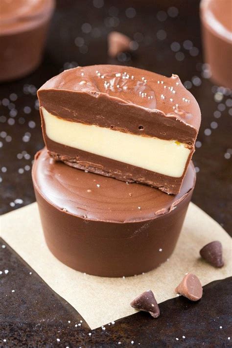 Aaron is a keto dessert specialist, remaking classic desserts into easy ketogenic recipes. 3 Ingredient Keto Chocolate Coconut Cups | Recipe (With ...