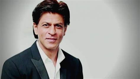 Siapkan sebuah toples besar dengan tutup. 10 Fakta Menarik Tentang King of Bollywood, Shahrukh Khan