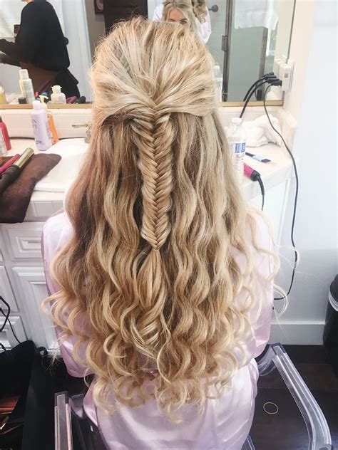 Wedding Hair Style 💛 Fish Tail Braid Fish Tail Braid Hair Styles Hair