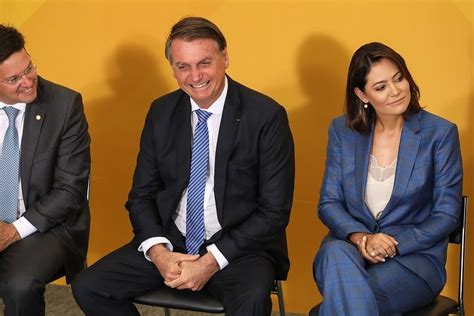 Bolsonaro Insinua Sexo Matinal Com Michelle E Constrange Plateia