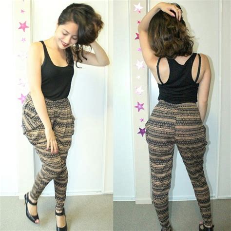 Shop women's h&m gray size xs crew & scoop necks at a discounted price at poshmark. Dody Despi Kinahé - Kinji Dress, Claire's Socks, Marui One ...