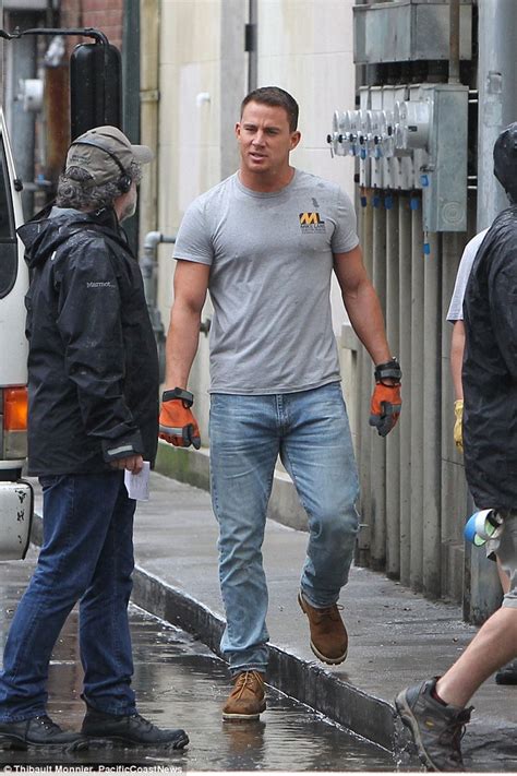 Channing Tatum Shows Off Sculpted Arms As He Films Magic Mike Xxl