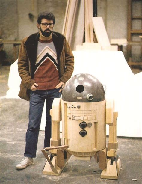 George Lucas With A Prototype R2d2 Duuuuuuude Star Wars Pictures