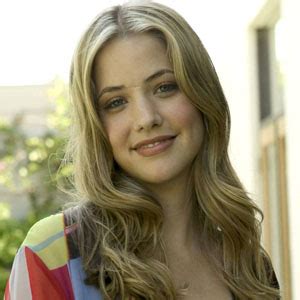 Did Julie Gonzalo Get Plastic Surgery Of Experts Believe The Actress Did The Celebrity Post