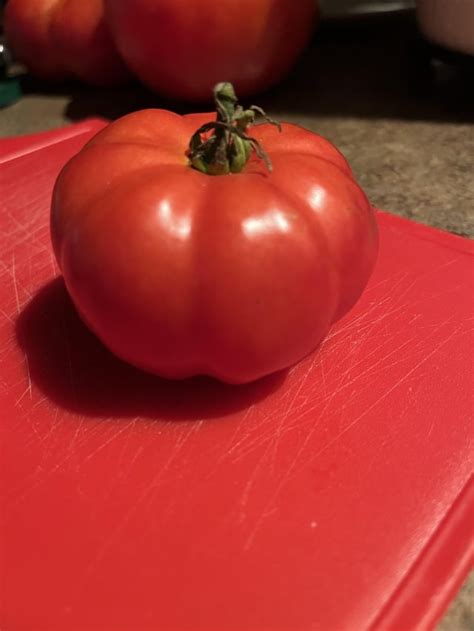 This Tomato Shaped Like A Strawberry Rmildlyinteresting