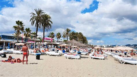 Playa Den Bossa De Ibiza Ciudad Guía De Playas Tripkay