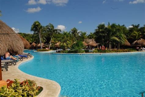 Hotels, apartments, villas, hostels, resorts, b&bs Cancun Is Not Safe For Travel - trekbible